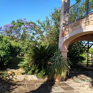 https://lujosa-casa-mallorquina-restaurada.allmallorcahotels.com